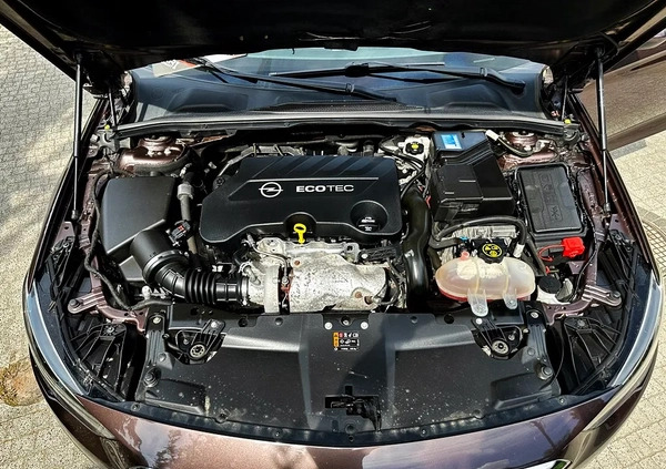 Opel Insignia cena 57999 przebieg: 221226, rok produkcji 2017 z Swarzędz małe 781